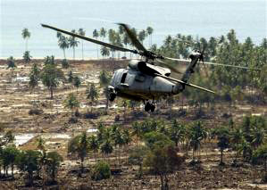 A U.S. Navy helicopter on an aid mission to the Banda Aceh, Indonesia