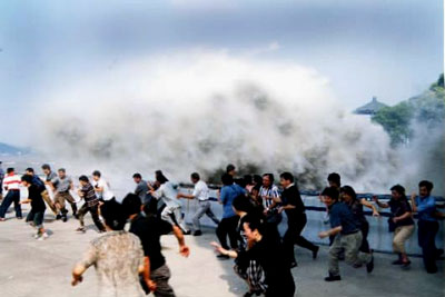 Fake Tsunami Pictures: #3 - FAKE tsunami picture
