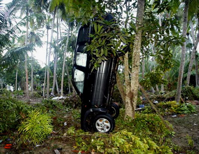 An upturned car in Sri Lanka